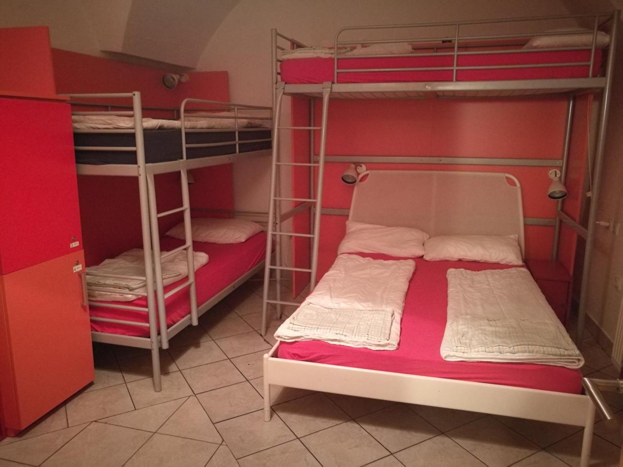 Most Hostel Albergue *